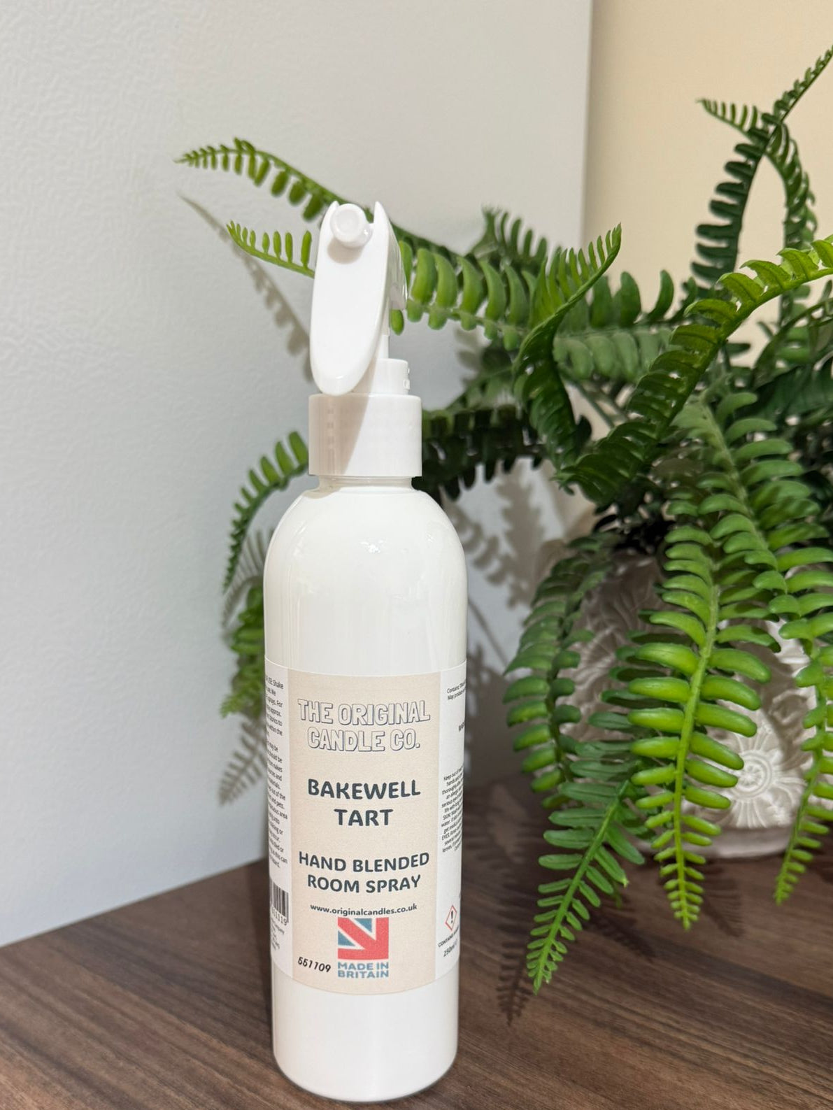 Expertly crafted by The Original Candle Company, this Bakewell Tart hand-blended room mist spray delivers a rich, almond-sweet aroma, designed to refresh any space with warm, pastry-inspired fragrance notes.