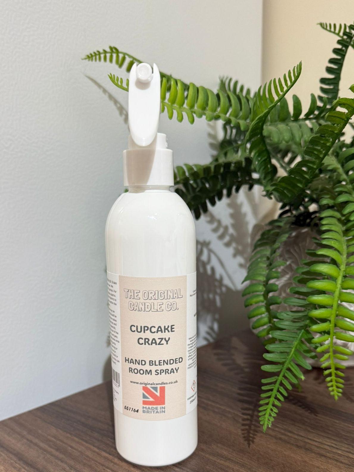 Expertly crafted by The Original Candle Company, this Cupcake Crazy hand-blended room mist spray delivers a sweet, decadent aroma, designed to refresh any space with rich, frosted fragrance notes.