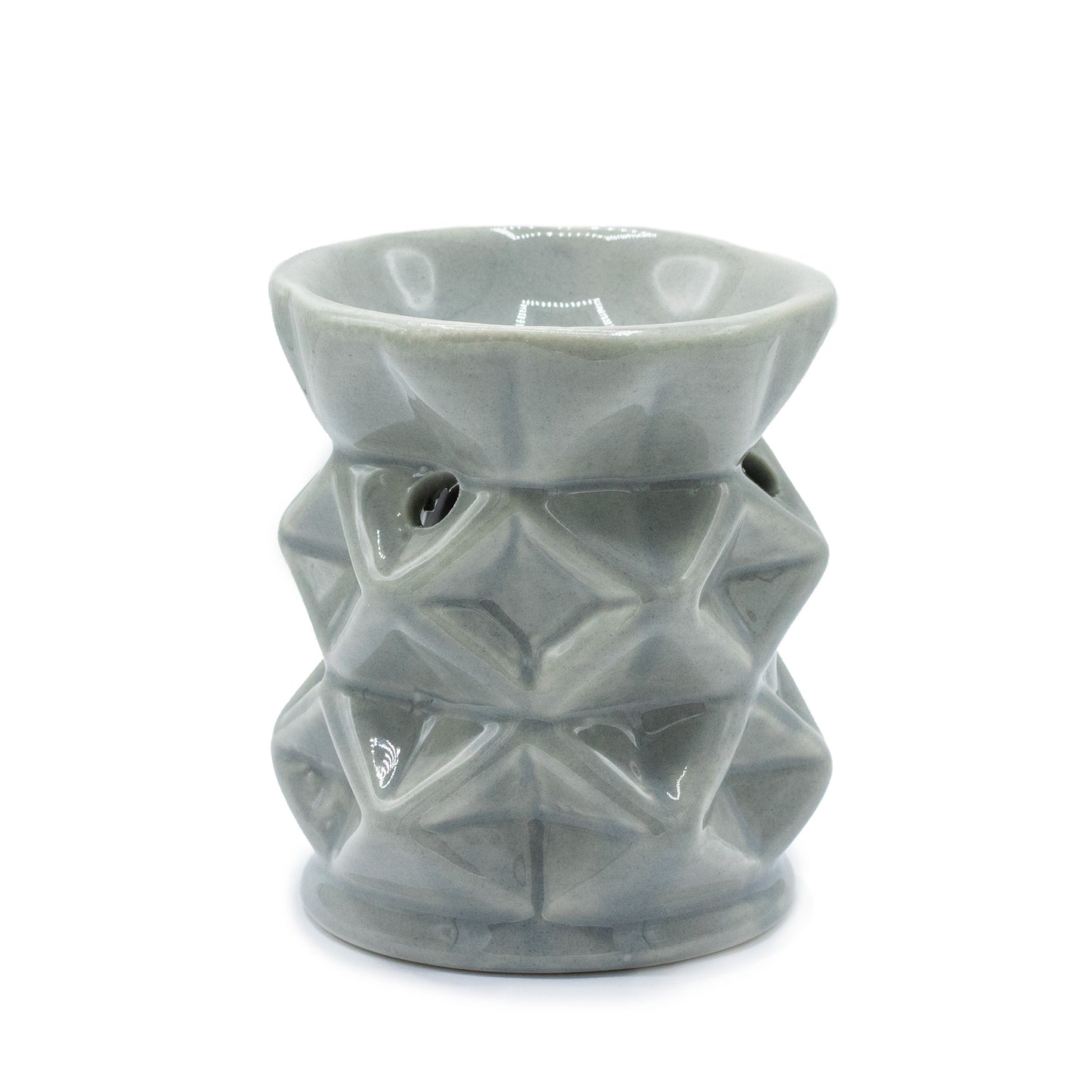 Carefully sourced by The Original Candle Company and featuring a geometric diamond design with a highly decorative glaze in grey, this oil burner and wax warmer will make an attractive decoration in any room.