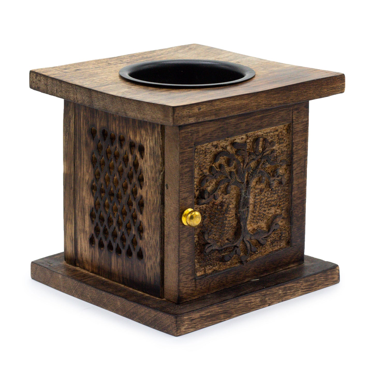 Carefully sourced by The Original Candle Company, this stunning large mango wood oil burner features a beautifully carved Tree of Life design. Perfect for diffusing essential oils or melting wax, it brings warmth, natural elegance, and spiritual symbolism to any cosy home ambience.