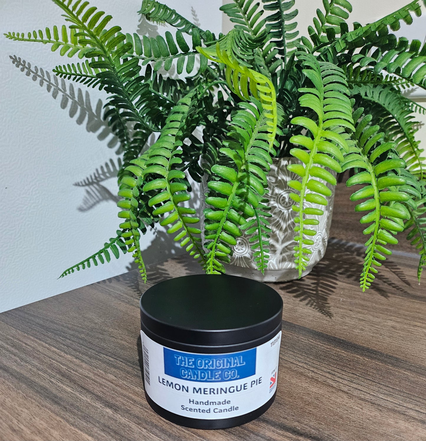 Lemon Meringue scented candle infused with zesty lemon, smooth meringue, and warm vanilla, creating a bright, bakery-inspired fragrance experience.
