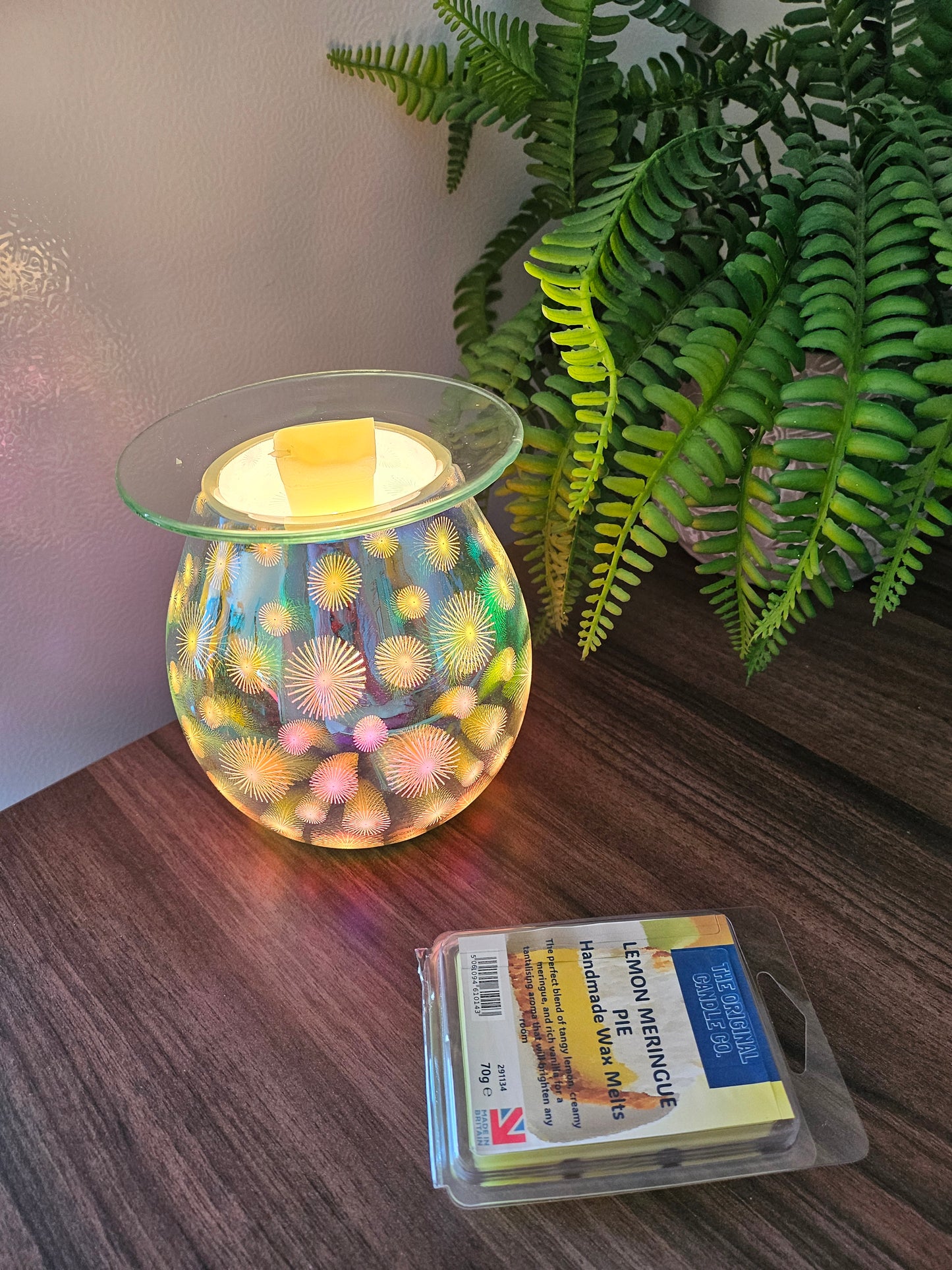 LEMON MERINGUE PIE Wax Melts from The Original Candle Co., offering the perfect blend of tangy lemon, creamy meringue, and rich vanilla for a tantalising aroma that brightens any space. Handmade and highly scented for an indulgent fragrance experience.
