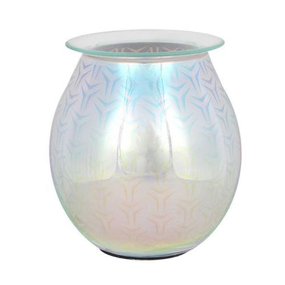 Carefully sourced and selected by The Original Candle Company, this 3D geometric light-up oil burner and wax warmer showcases an intricate multi-dimensional design, delivering a flameless and elegant way to diffuse fragrance.