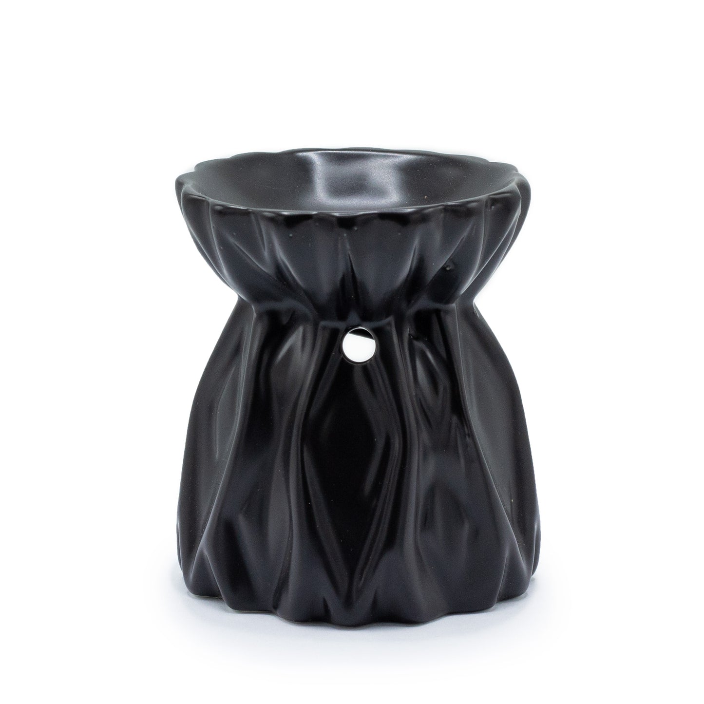Carefully sourced by The Original Candle Company and featuring a geometric design with a highly decorative glaze in black, this oil burner and wax warmer will make an attractive decoration in any room.