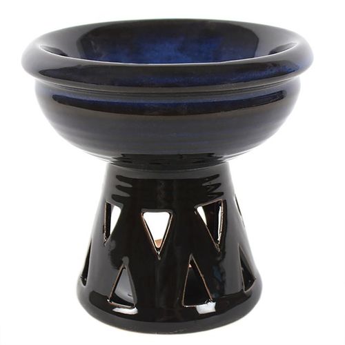 Carefully sourced by The Original Candle Company, this glazed oil burner has a beautiful ombre colour effect of blue to black. Triangle cutout details at the base are highlighted when a lit tealight is placed underneath the bowl. Suitable for use with fragrance oils or wax melts.