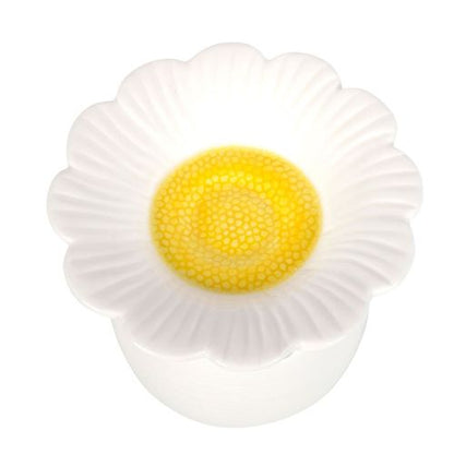 In astunning white style with a vibrant yellow centre oil or wax melt well. this beautiflly crafted oil burner and wax warmer is sure to adda touch of spring to any home.