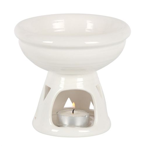 Understated in its off-white glaze, this deep bowl oil burner and wax warmer sourced by The Original Candle Company would make a great additon to any decorating style. With its triangular cut outs to give a shimmering glow from the lit tealight.