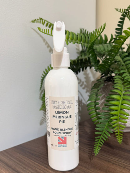 Expertly crafted by The Original Candle Company, this Lemon Meringue Pie hand-blended room mist spray delivers a zesty, indulgent aroma, designed to refresh any space with bright, citrus fragrance notes and a creamy, sweet finish