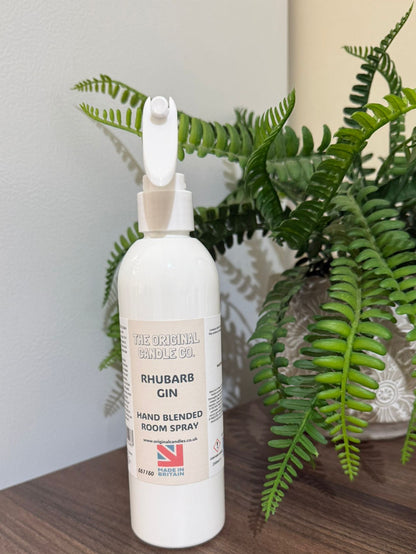 Expertly crafted by The Original Candle Company, this Rhubarb Gin hand-blended room mist spray delivers a crisp, tart aroma, designed to refresh any space with bright, botanical fragrance notes.