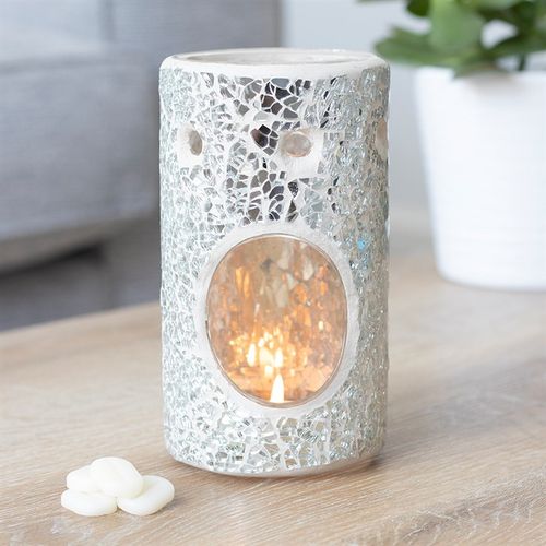 Stunningly detailed with silver crackled glass, this pillar shaped oil burner curated by The Original Candle Company is sure to add a touch of elegance to any home.