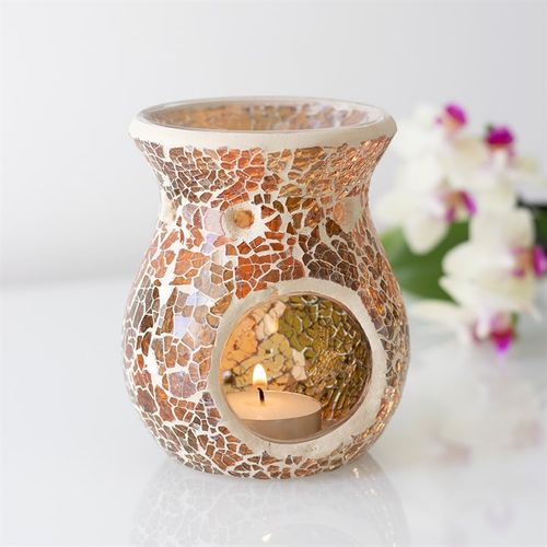 Featuring a stunning design of crackled glass in a brown hue, this oil burner and wax warmer will blend perfectly with many decor styles.