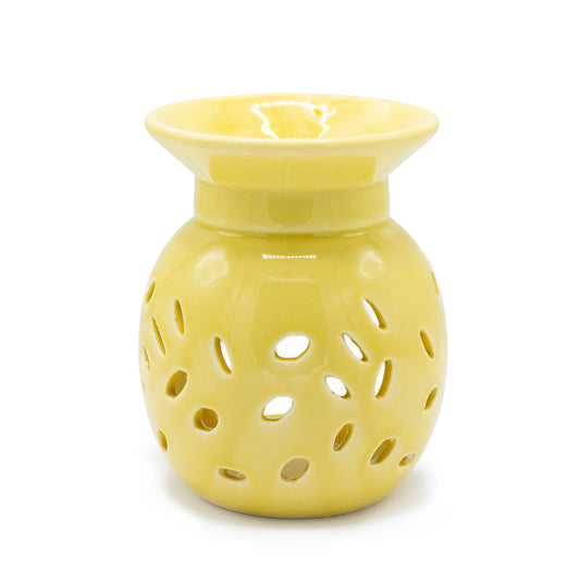 Carefully sourced by The Original Candle Company, this vibrant yellow floral oil burner showcases a delicate bloom design, bringing warmth and elegance to any space. Perfect for diffusing essential oils or melting wax, it enhances home ambience with a cheerful, botanical touch.
