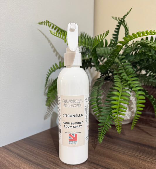 The Original Candle Co. Citronella Room Mist Sprays are the perfect blend of functionality and fragrance, designed to create a comfortable warm evening experience. Infused with premium citronella essential oil, these sprays emit a fresh, citrusy aroma.